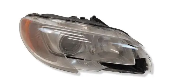 Volvo XC70 Headlight/headlamp 31353533