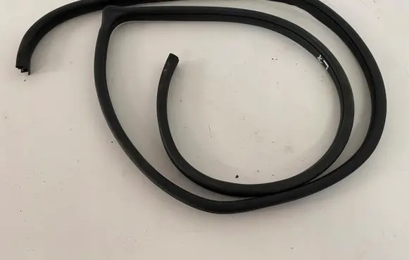 KIA Soul Front door rubber seal 