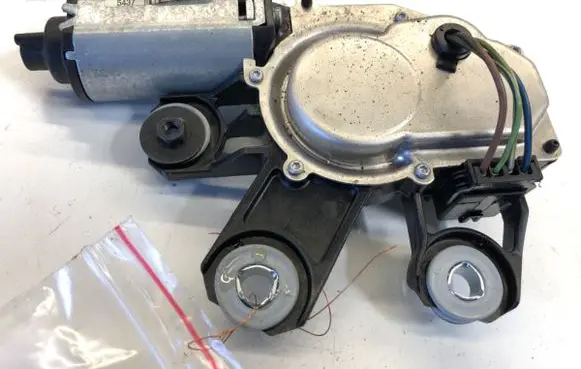 Volkswagen Touareg I Rear window wiper motor 7L0955712C