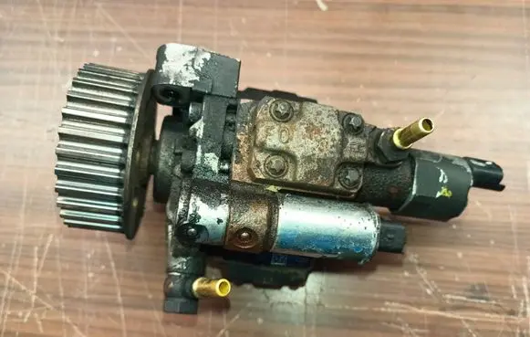 Renault Laguna III Fuel injection high pressure pump a2c20000754