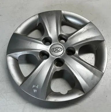 Hyundai i30 R15 wheel hub/cap/trim 529602R000