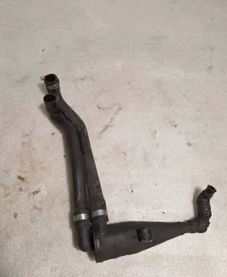 Audi 100 S4 C4 Breather/breather pipe/hose 046103235