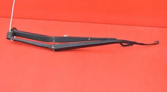 Mitsubishi Lancer VIII Front wiper blade arm