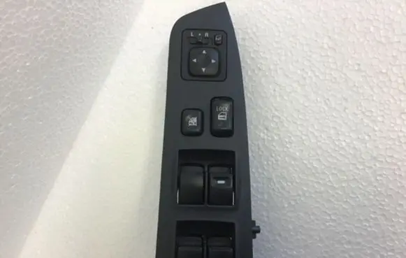 Peugeot 4007 Electric window control switch 8608A147
