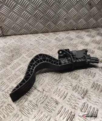 Volvo XC40 Accelerator throttle pedal 32212365