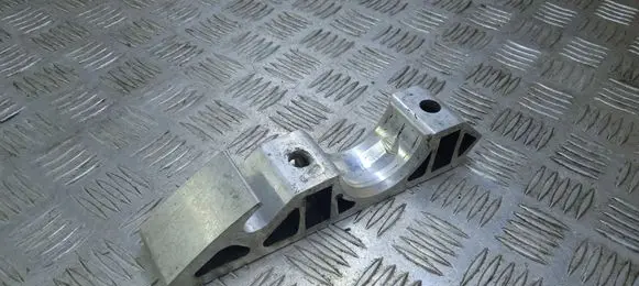 Volkswagen Touareg II Sway bar bush bracket, front 7L0411063B