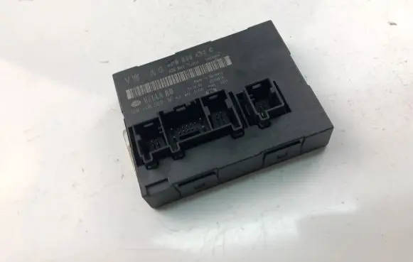 Audi A3 S3 8P Comfort/convenience module 8P0959433C