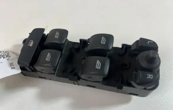 Volvo XC70 Electric window control switch 31272004