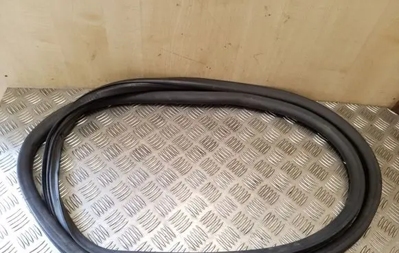 Seat Leon (1P) Front door rubber seal 5P0867365D