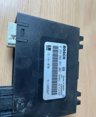 Opel Zafira B Parking PDC control unit/module 511995847 13181070 0263004031