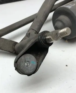 Front wiper linkage and motor