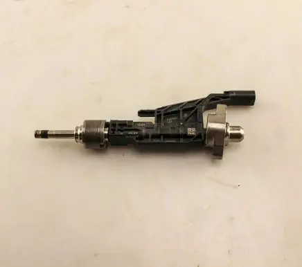 BMW X5 G05 Fuel injector 8656548