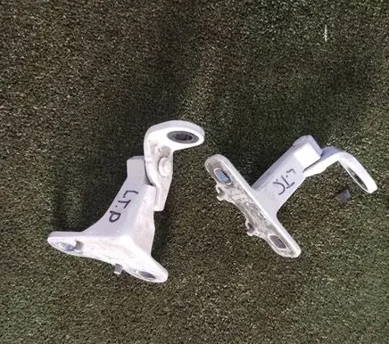 Tesla Model Y Rear door hinge set 