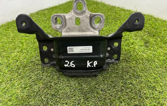 Engine mount bracket