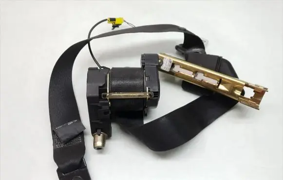 Mercedes-Benz ML W163 Front seatbelt 1638602985