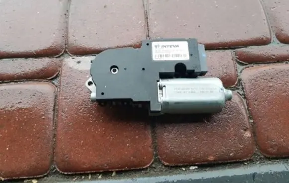 Opel Insignia A Sunroof motor/actuator 13389361