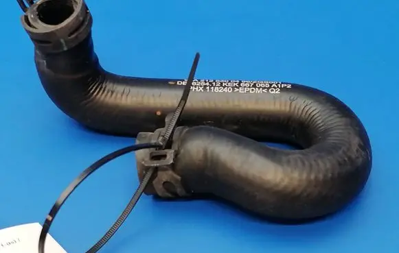 Mercedes-Benz E W212 Engine coolant pipe/hose A2128300496