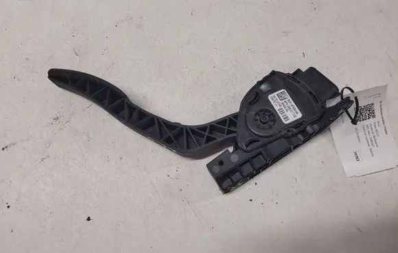 Ford Fiesta Accelerator throttle pedal 8V219F836AA 6PV00951700 C95YE01