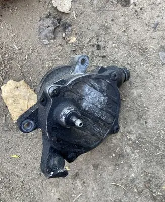 Volvo V70 Vacuum pump