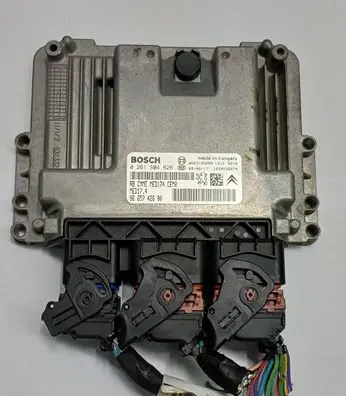 Peugeot 308 Engine control unit/module 9665742680 0261S04626 MED174