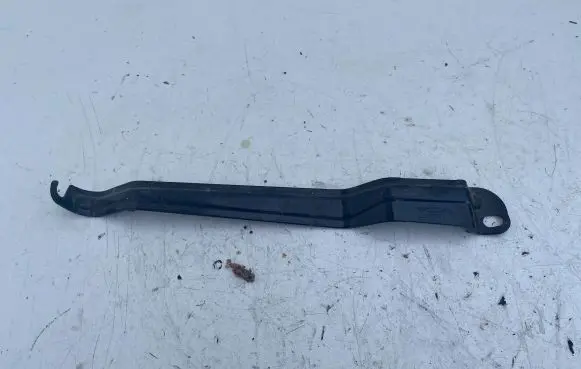 Battery bracket