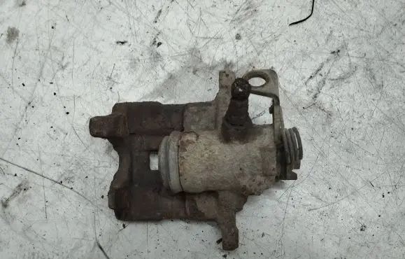 Volkswagen Multivan T4 Rear brake caliper