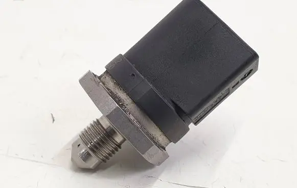 Fuel pressure sensor