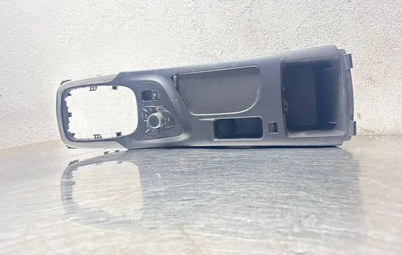 Opel Insignia A Armrest 13289002 GJ017106 463910