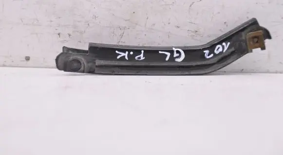 Mercedes-Benz GL X164 Front bumper mounting bracket A1648800514