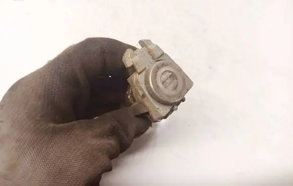 Toyota RAV 4 (XA30) Front door lock (next to the handle) 