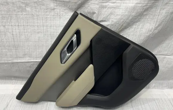 Land Rover Range Rover Velar Tailgate/trunk side cover trim 