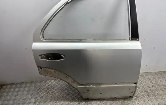 KIA Sorento Rear door 