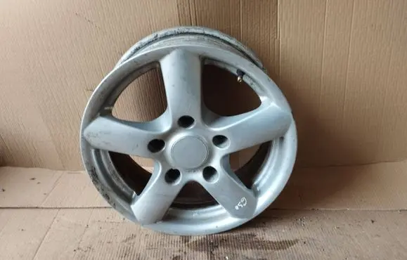 R16 alloy rim