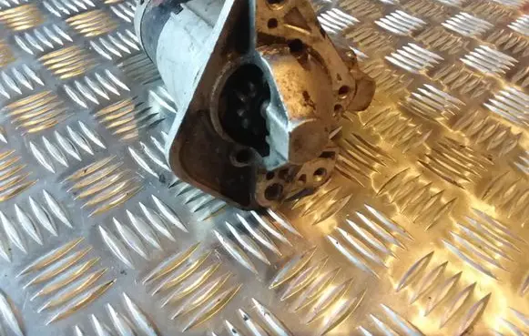 Renault Megane II Starter motor M000T87881