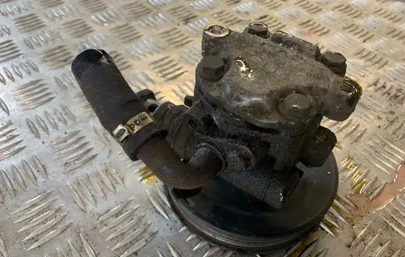 Volkswagen PASSAT B5 Power steering pump