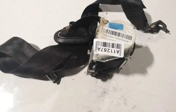 Skoda Fabia Mk2 (5J) Front seatbelt 