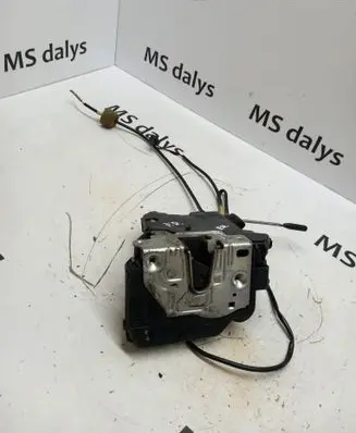 Mercedes-Benz C W203 Front door lock A2037200435 2037200435