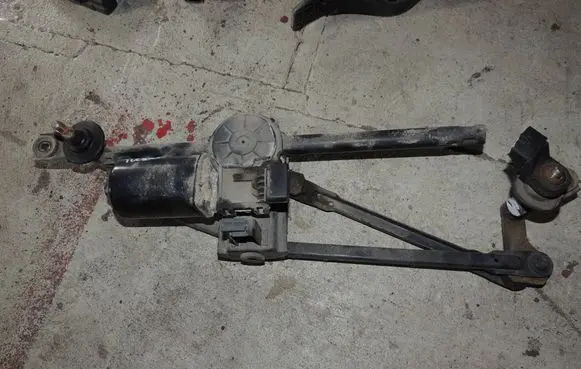 Hyundai Tucson JM Front wiper linkage 