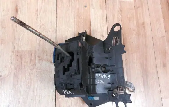 Lexus IS 220D-250-350 Gear shifter/selector 75A968 3352153050