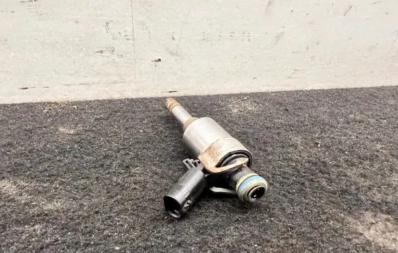 Audi A3 S3 A3 Sportback 8P Fuel injector 06H906036F