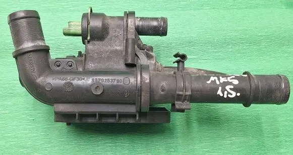 Thermostat/thermostat housing