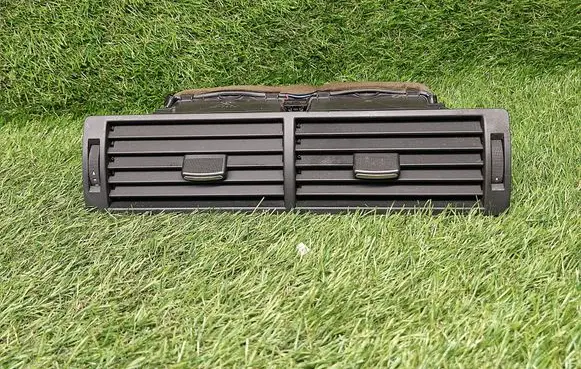 Audi A4 S4 B7 8E 8H Dash center air vent grill 8E0820951H