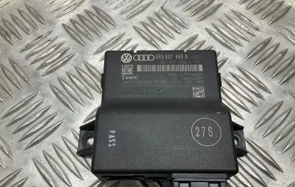 Audi A4 S4 B8 8K Gateway control module 8R0907468N