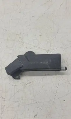Chevrolet Volt II Fuse box cover 84304571