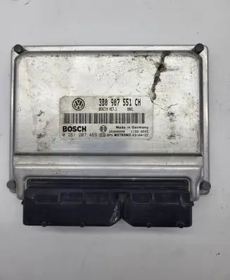 Volkswagen PASSAT B5.5 Engine control unit/module 0281207469 3B0907551CH