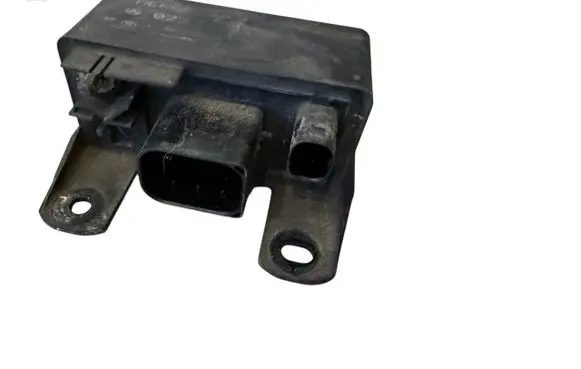Mercedes-Benz C AMG W203 Glow plug pre-heat relay A6461536579 6461536579