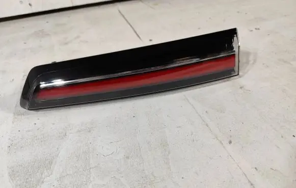 Opel Mokka B Tailgate rear/tail lights 9833944480 13092022 2SAA14A9501AH