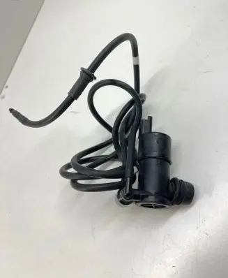 Peugeot 208 Windscreen/windshield washer pump 9825893480 9825894180