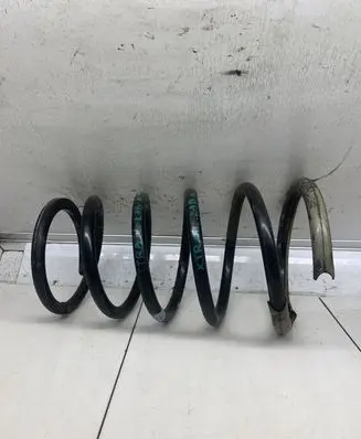 Nissan X-Trail T30 Rear coil spring