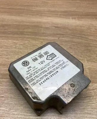 Volkswagen Golf III Airbag control unit/module 6N0909603 5WK4137Used